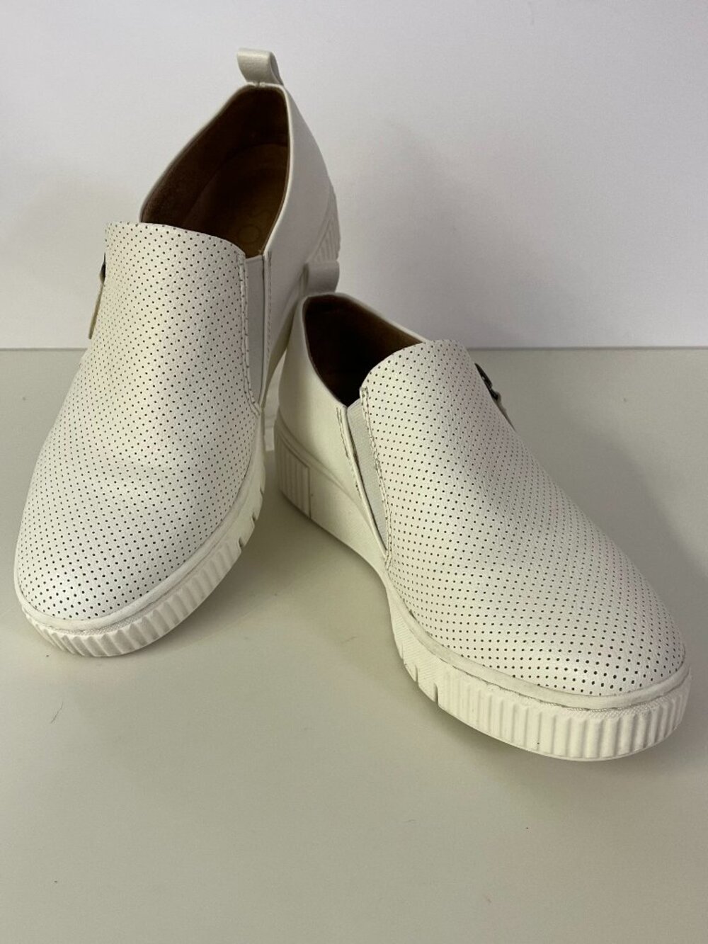 Soul Naturalizer Sneakers Turner White Slip On Side Zips Perforated Platform W8